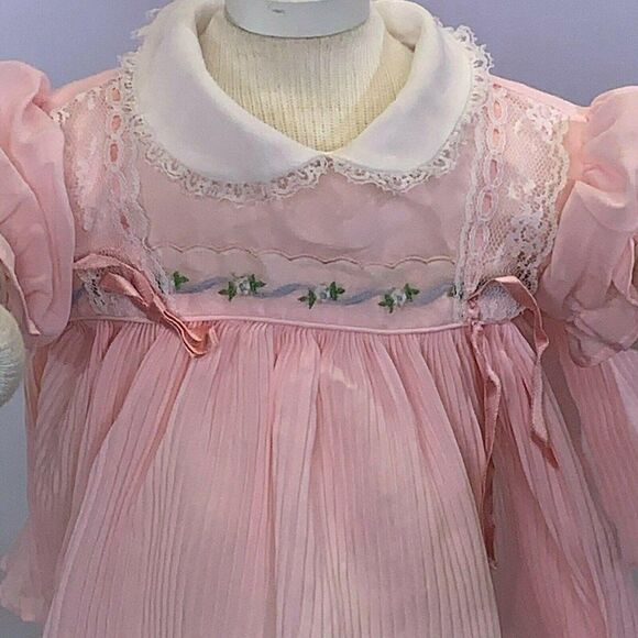 Vintage Infant Baby Doll Dress 6-9m Pink Lace Embroidery Accordion Pleats - Picture 2 of 3